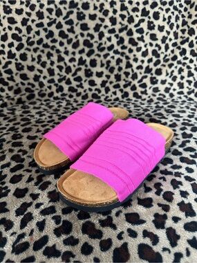 Women's Hot Pink Slide Sandals